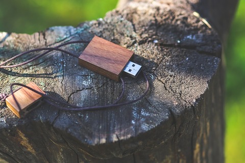 Cle USB en bois personnalisée une solution écologique 