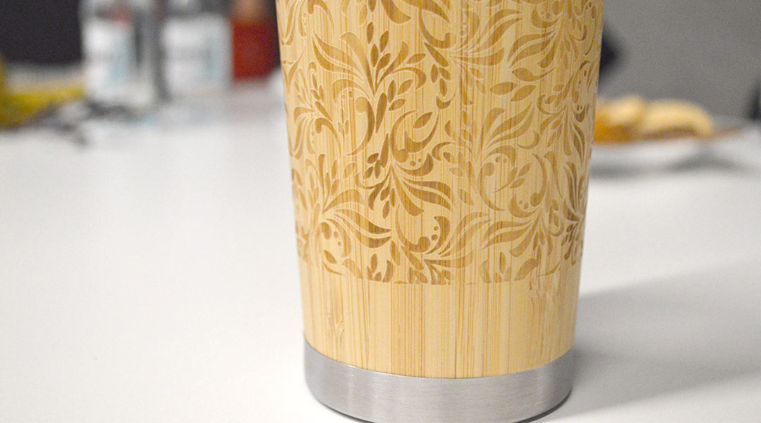 Impression gravure sur thermos en bambou
