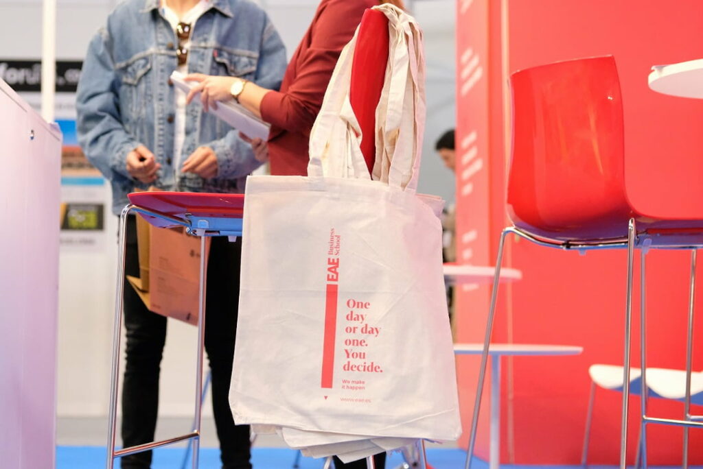 Sac en toile promotionnel lors d'un événement