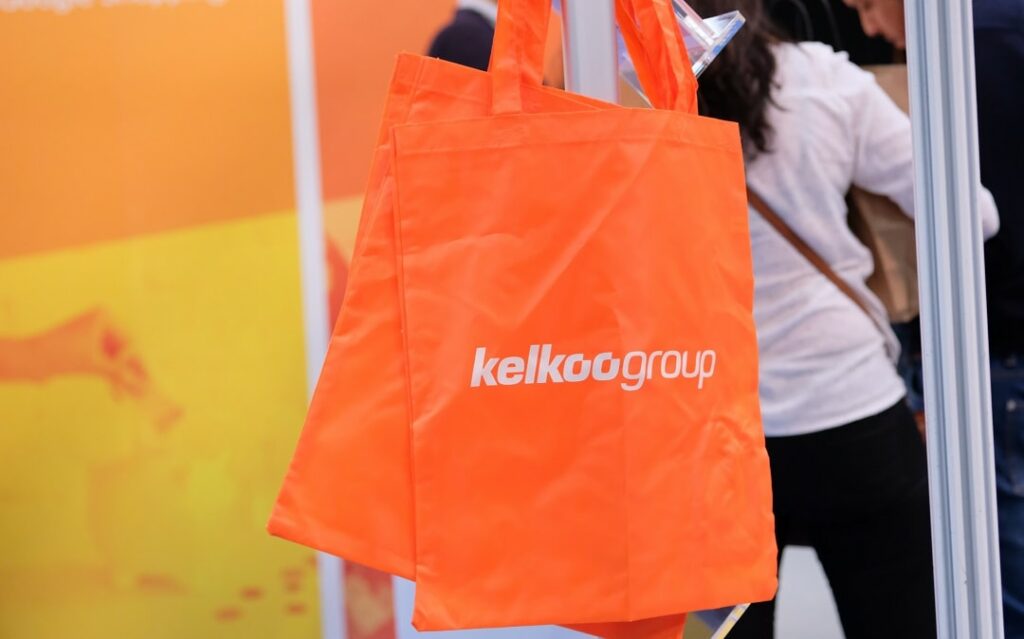 Sac non tissé avec le logo d'une marque