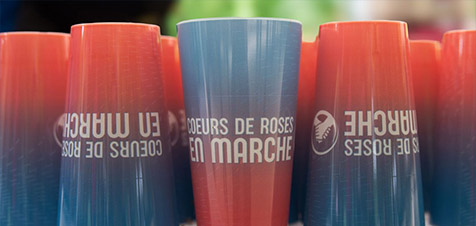 Gobelet avec logo coeur de rose