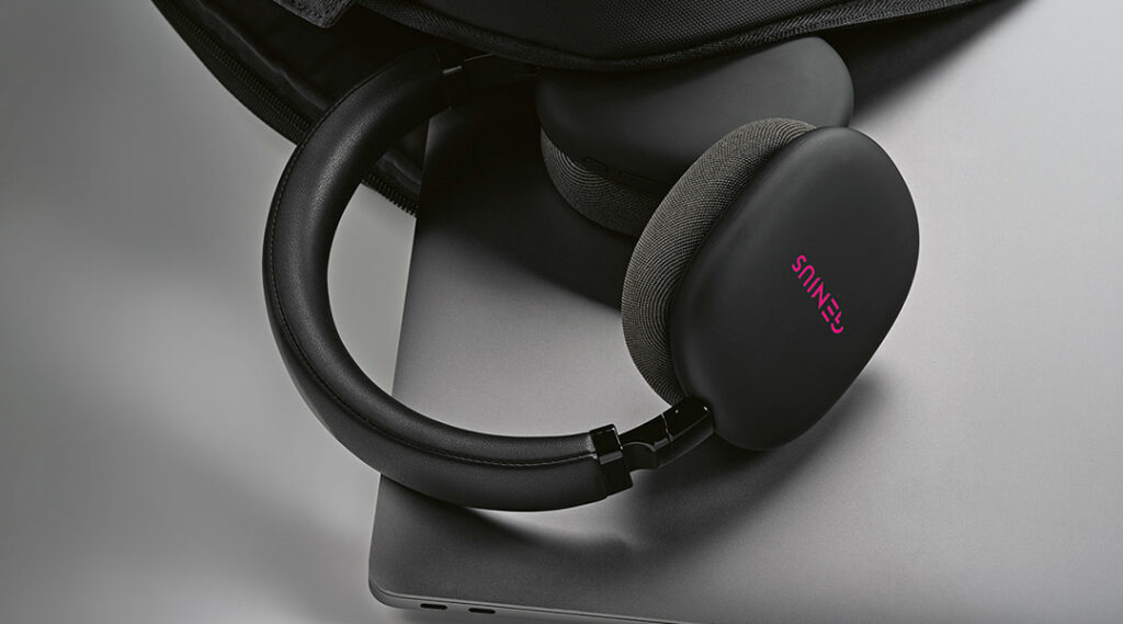 casque premium personnalisé avec logo rouge