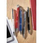 Stylos métalliques gravés populaires pour cadeaux en encre bleue Aster couleur titan troisième vue d'ambiance 2