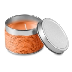 Bougies aromatiques dans une boîte en laiton pour décorer Fragrance couleur orange