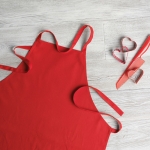 Tablier personnalisable pour entreprises en coton 180 g/m2 Chef couleur rouge vue d'ambiance