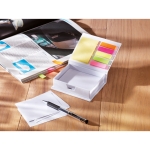 Post-it publicitaire en carton blanc avec post-it Memoset couleur blanc vue d'ambiance