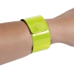 Bracelet réfléchissant pliable en PVC couleur néon VisiPulse couleur jaune quatrième vue