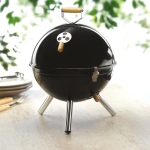 Barbecue promotionnel démontable de couleur noire Cuisine couleur noir vue d'ambiance