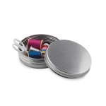 Kit de couture promotionnel dans une boîte en aluminium Couture couleur argenté mat