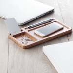 Base de recharge sans fil en bois idéale pour le rangement du bureau couleur bois vue d'ambiance