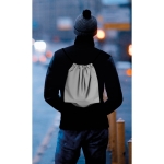 Sac cordon floqué avec votre logo et réfléchissant Urban Reflex couleur argenté vue d'ambiance