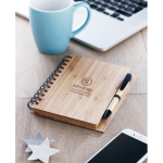 Carnet recyclé avec stylo et couverture bambou A5 pages lignées Bamboo couleur bois vue d'ambiance principale