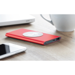 Chargeur sans fil et batterie externe de 4.000 mAh Powercard Chargepad couleur rouge vue d'ambiance