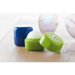 Boule de baume à lèvres publicitaire dans une boîte FPS 15 LipCube couleur vert lime vue d'ambiance principale
