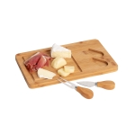 Plateau de fromages à offrir aux clients avec deux ustensiles Cheddar couleur naturel troisième vue