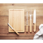 Set de 4 accessoires pour barbecue avec planche à découper Steakchef couleur noir vue d'ambiance