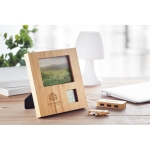 Cadre photo personnalisé en bambou avec station météo Bamboo Plus couleur bois deuxième vue d'ambiance principale