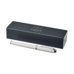 Stylo en acier avec finitions argentées à encre bleue Parker IM Silver couleur blanc deuxième vue frontale