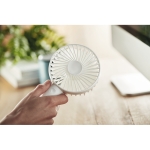 Ventilateur portable USB personnalisé avec batterie Chill couleur blanc deuxième vue d'ambiance