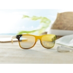 Lunettes de soleil avec branches bambou et verres miroir Bamboo Beach couleur jaune vue d'ambiance principale