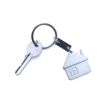 Porte-clés en métal en forme de maison avec cheminée Small House couleur argenté troisième vue