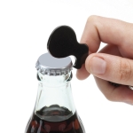 Porte-clés décapsuleur coloré personnalisé en forme de guitare Guitar couleur noir quatrième vue