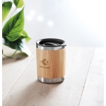 Verre isotherme compact en acier et revêtement en bambou 250ml Sweden couleur bois vue d'ambiance principale