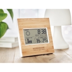 Station météorologique avec boîtier en bambou personnalisable Bamboo couleur bois vue d'ambiance principale