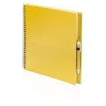 Carnet recyclé de couleur vive avec stylo A4 pages lisses ECOriginal couleur jaune