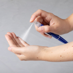 Stylo avec vaporisateur hygiénique à Encre Bleue Droplet Colors quatrième vue