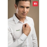 Chemises publicitaires cintrées pour hommes 115 g/m² THC Paris couleur blanc vue image ambiance