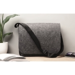 Sacoche pour ordinateur 15'' en feutre RPET à fermeture velcro Casual couleur gris vue d'ambiance