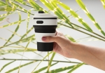 Mugs take away pliables en silicone de 350ml Takeaway Folding couleur noir vue d'ambiance