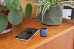 Enceinte Bluetooth Pocket couleur bleu marine vue d'ambiance