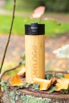 Mug isotherme en bambou et couvercle anti-goutte 450 ml Wood couleur bois vue d'ambiance 2
