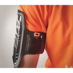 Brassard sportif personnalisé pour smartphone en néoprène Colors Plus couleur noir quatrième vue photographique