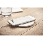 Chargeurs sans fil recyclés à charge rapide Recyclemate couleur blanc vue d'ambiance principale