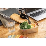 Lunch box en acier avec couvercle en bois et couverts 900 ml Bamboo couleur argenté vue d'ambiance