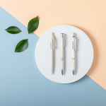Stylo écologique publicitaire, bouton poussoir encre bleue couleur naturel troisième vue