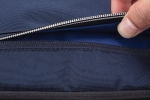 Sac à dos pour voyage antivol avec port USB et RFID Bobby Sling couleur bleu marine vue 14