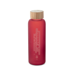 Bouteille en verre avec finition mate et bouchon en bambou 500 ml. couleur rouge image avec logo