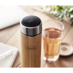 Bouteille isotherme avec thermomètre tactile infuseur 480ml TeaTouch couleur bois vue d'ambiance principale