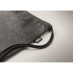 Sac à dos à cordons en feutre rPET avec cordes en polyester City RPET couleur gris foncé troisième vue photographique