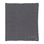 Couverture personnalisée écologique tissée avec bords frangés Ukiyo couleur gris foncé vue avec logo