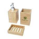 Kit de trois accessoires de salle de bain en bambou avec logo Bamboo couleur naturel vue avec impression sérigraphique