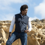 Gilet softshell recyclé respirant et imperméable 300 g/m² MKT Jandro vue d'ambiance