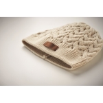 Bonnet tricoté en RPET avec logo imprimable sur étiquette RPET couleur beige troisième vue photographique