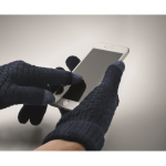 Gants tactiles en RPET avec logo imprimable sur étiquette Winter couleur bleu marine troisième vue photographique
