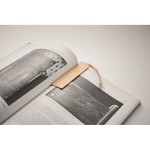 Marque-page rectangulaire en bambou avec cordon de merchandising Novel couleur bois quatrième vue photographique