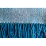 Couverture publicitaire en acrylique avec franges douces 270 g/m² Sofa couleur bleu troisième vue